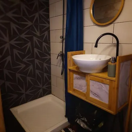 Petite Atypique Chez Sam Est Gael * Charix
